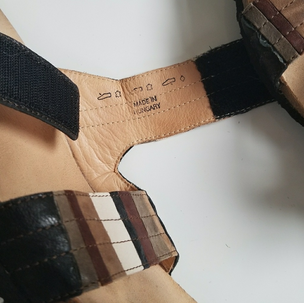 Think! Sandals - Picture 5 of 8